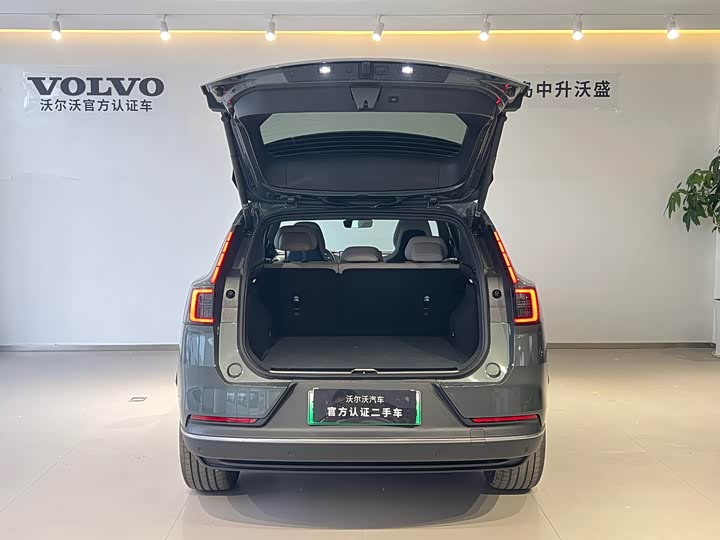 Volvo XC70 Hybrid 2026 4 WD Core — фото 5