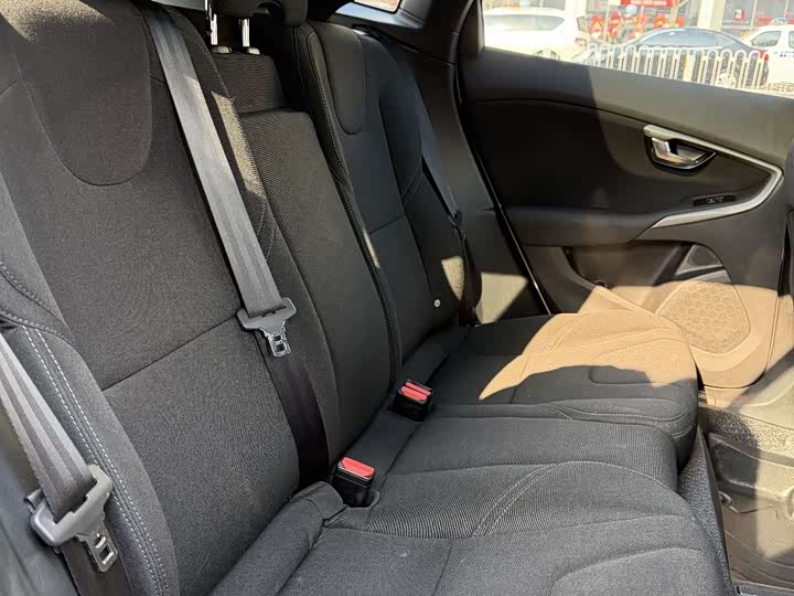 Volvo V40 2017 T 3 — фото 10