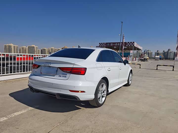 Audi A3 2019 Limousine 35 TFSI V — фото 6