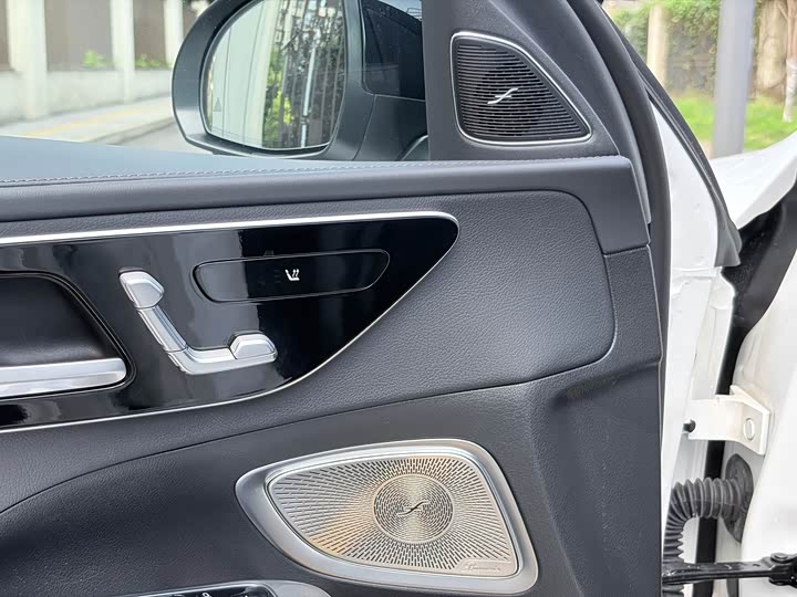 Mercedes-Benz C-Class 2024 C 260 L — фото 16