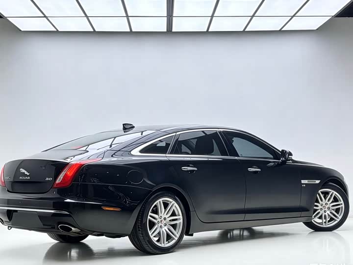 Jaguar XJ 2018 XJL 3.0 SC 2 WD — фото 4