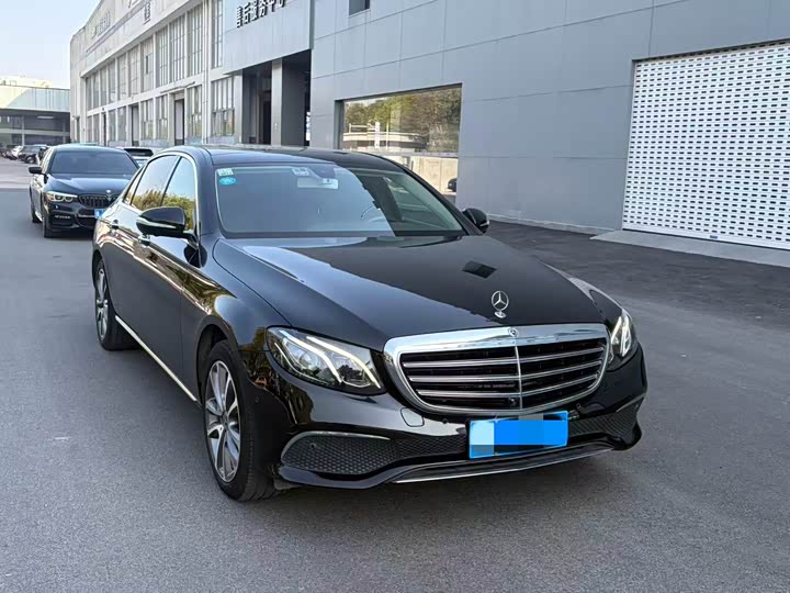 Mercedes-Benz E-Class 2017 E 300 L Luxury — фото 3