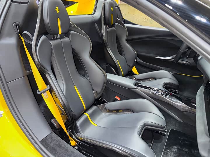 Ferrari 296 2022 3.0 T V 6 GTS — фото 26