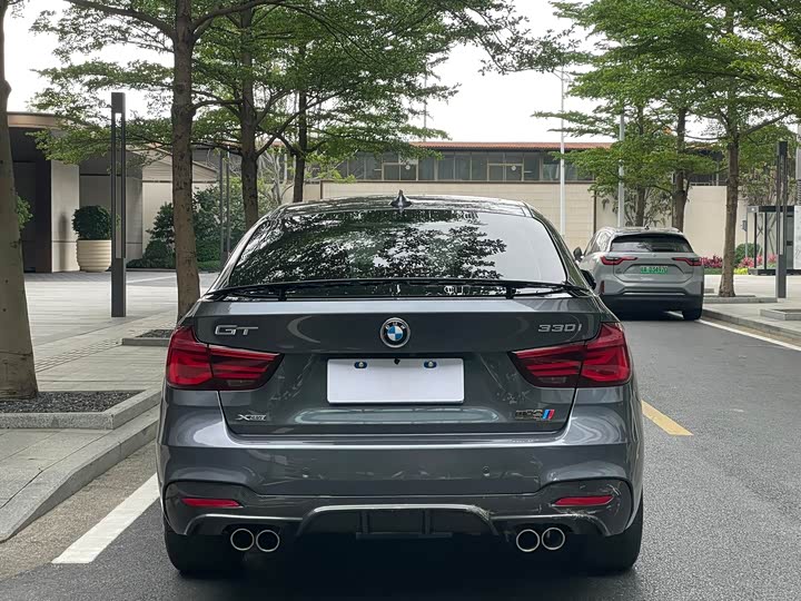 BMW 3-Series 2019 330i x Drive M — фото 15