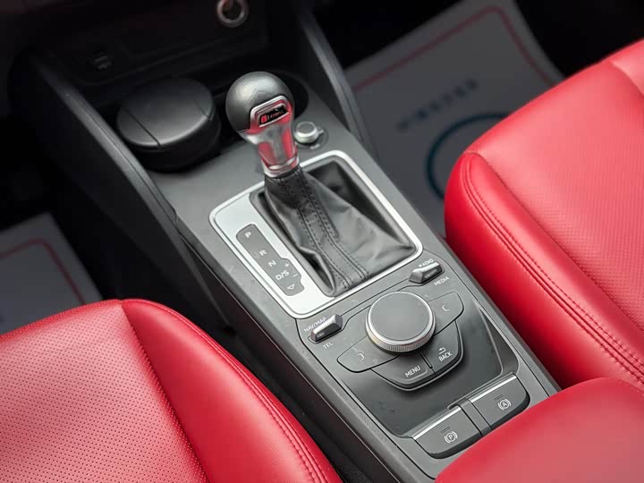 Audi Q2L 2021 35 TFSI — фото 11