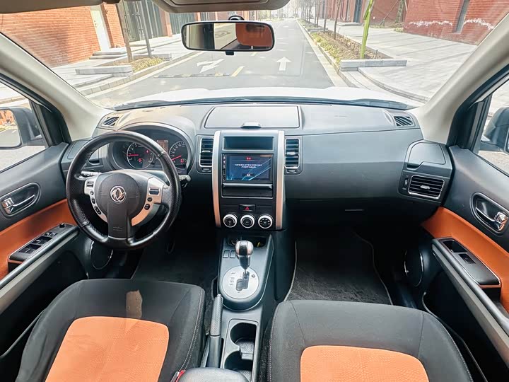 Dongfeng MX6 2016 2.0 L CVT 2 WD — фото 16