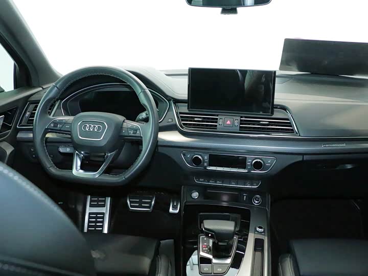 Audi Q5L 40 TFSI люкс-динамик — фото 7