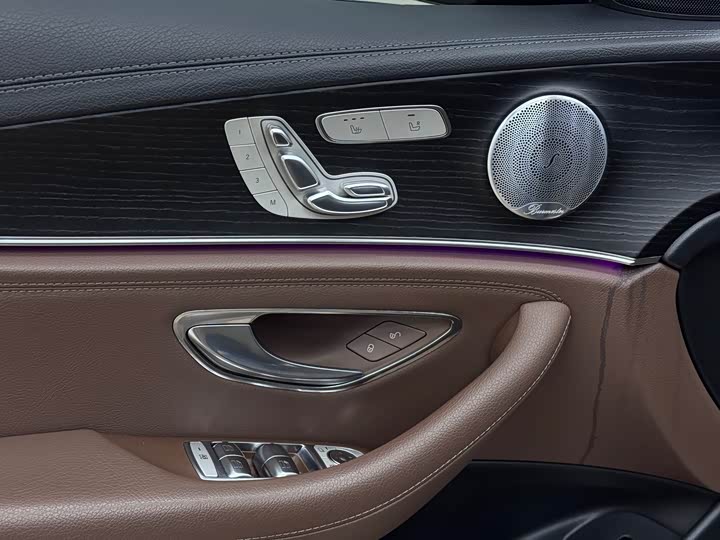 Mercedes-Benz E-Class 2020 E 300 L Luxury — фото 10