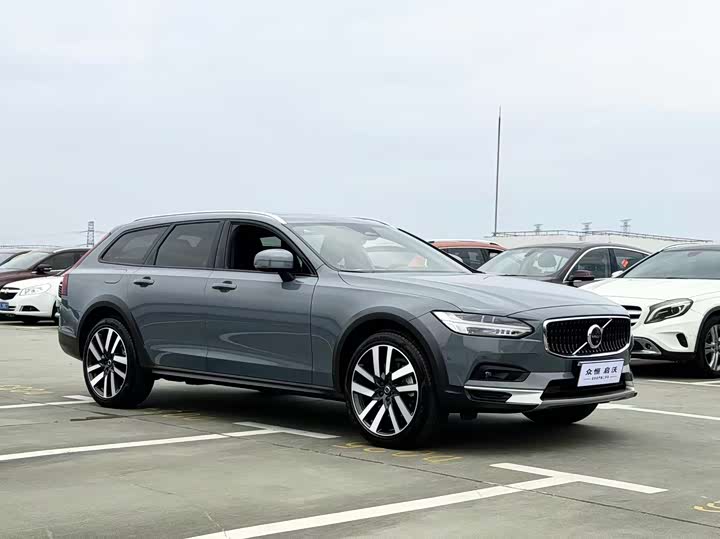 Volvo V90 2022 Cross Country B 5 AWD — фото 3