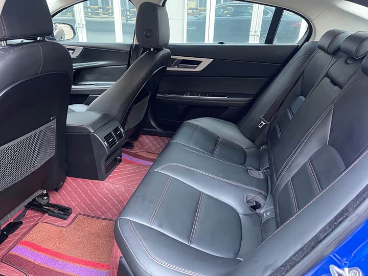 Jaguar XEL 2018 2.0 T 200 PS — фото 6