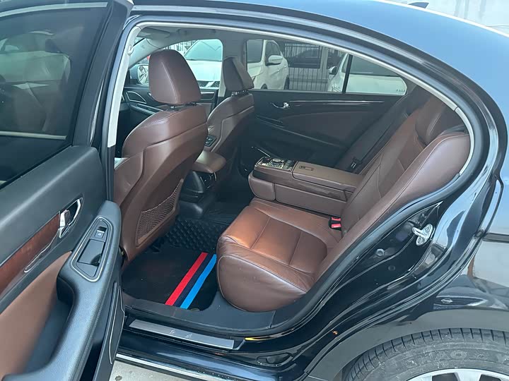 Hongqi H7 2015 2.0 T Luxury — фото 15