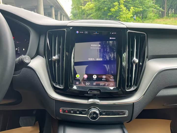 Volvo XC60 2023 B 5 4 WD — фото 16