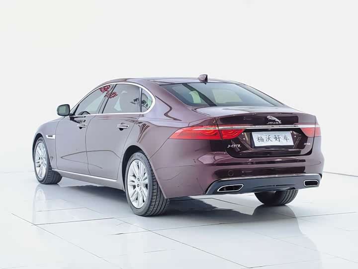 Jaguar XFL 2018 XFL 2.0 T 250 PS — фото 31