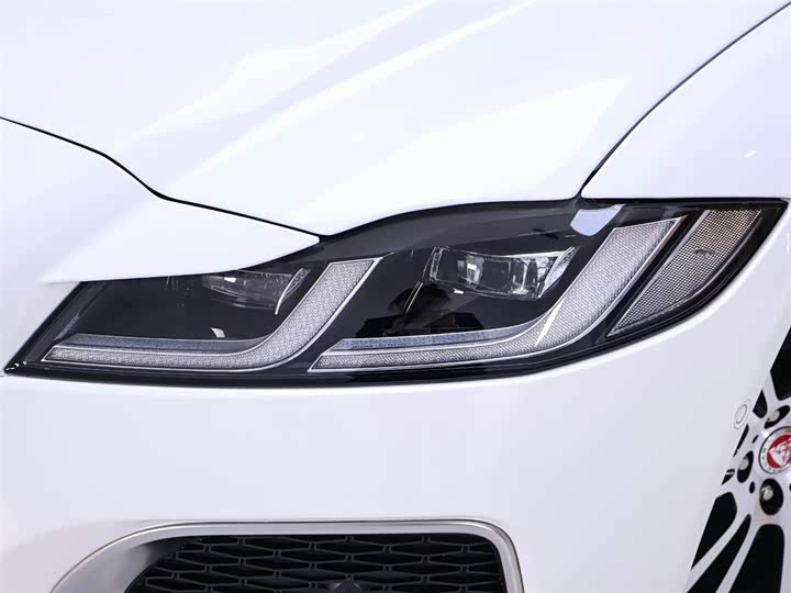 Jaguar XFL 2024 2.0 T P 250 2 WD — фото 4
