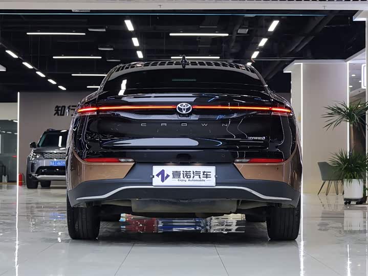 Toyota Sport 2023 2.4 T Sport Cross HEV 4 WD — фото 6