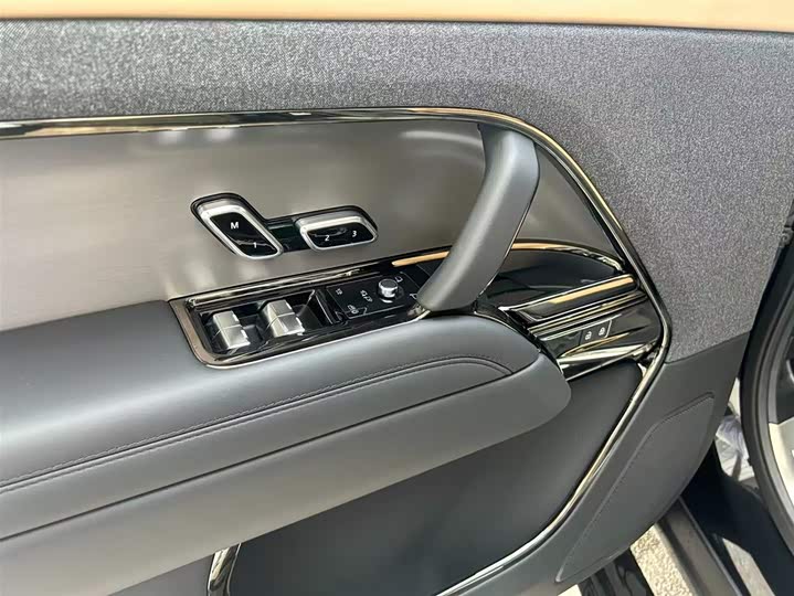 Land Rover Range Rover Sport — фото 18