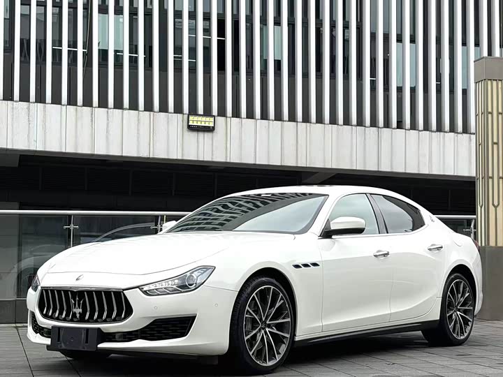 Maserati Ghibli 2021 2.0 T — фото 1