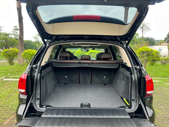 BMW X5 2017 x Drive 28i — фото 16