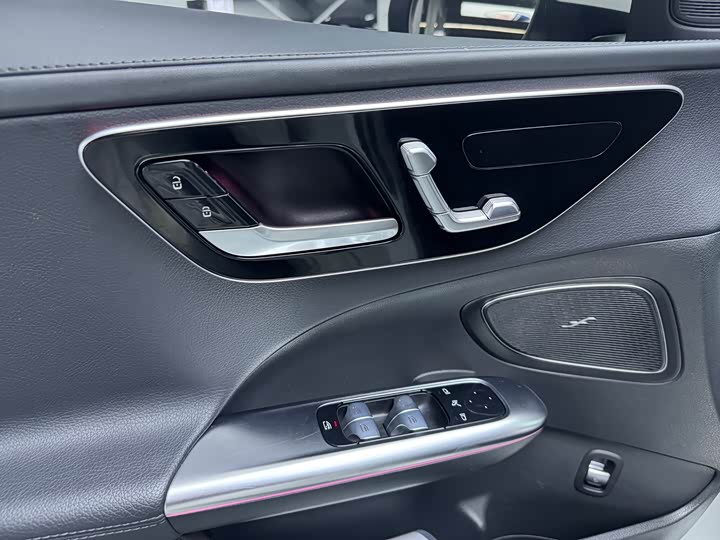 Mercedes-Benz C-Class 2024 C 260 L — фото 5
