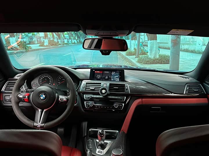 BMW M4 2018 M 4 — фото 12
