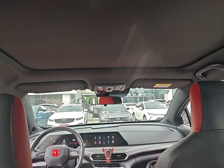 Changan UNI-T 2020 1.5 T Premium — фото 18