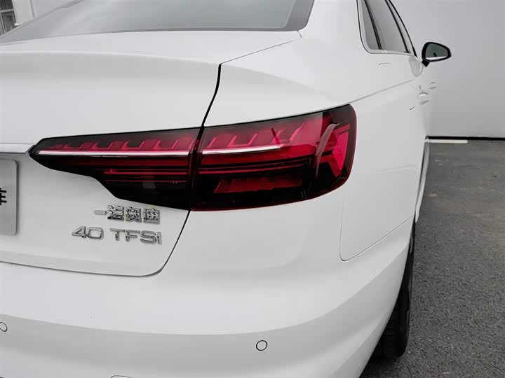 Audi A4L 40 TFSI стиль-динамик — фото 18