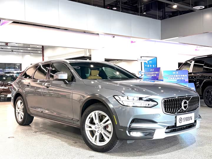Volvo V90 2019 Cross Country T 5 AWD VI — фото 3