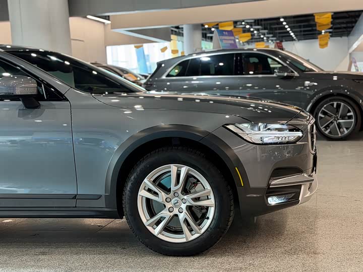 Volvo V90 2019 Cross Country T 5 AWD VI — фото 20