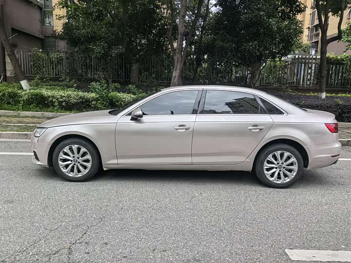 Audi A4L Plus 40 TFSI базовая — фото 4