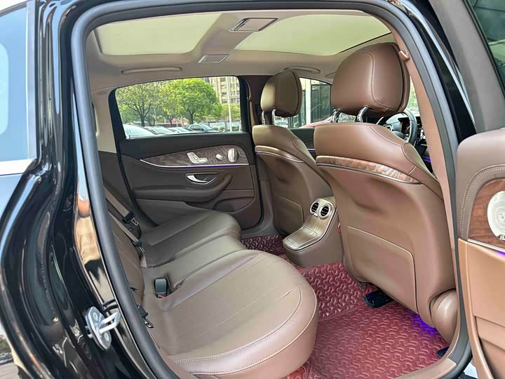 Mercedes-Benz E-Class 2022 E 300 L Luxury — фото 27
