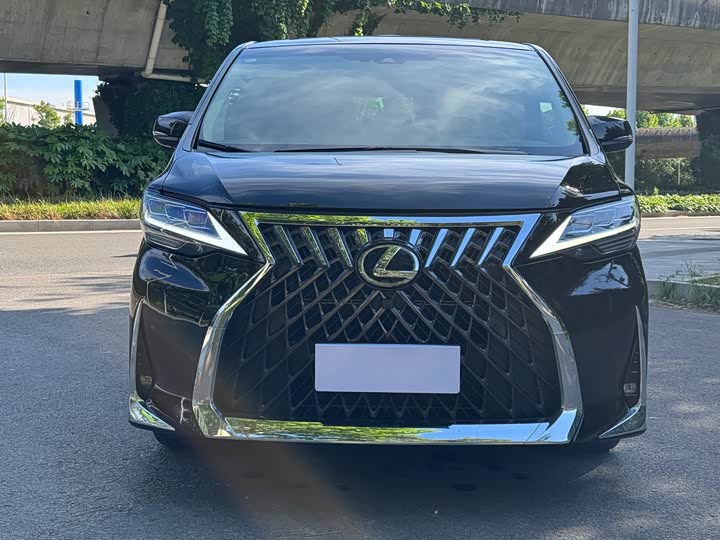 Toyota Vellfire — фото 2