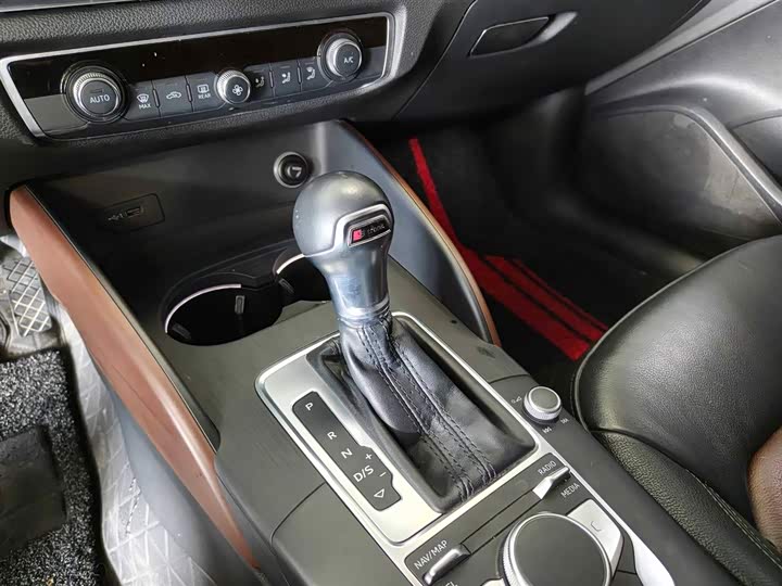 Audi A3 2018 30 Sportback 35 TFSI — фото 12