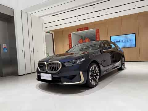 BMW 5-Series 2024 530 Li — фото 18