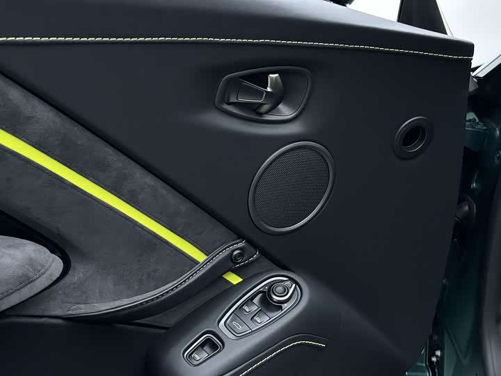 Aston Martin V8 Vantage 2022 4.0 T V 8 F 1 Edition Roadster — фото 15