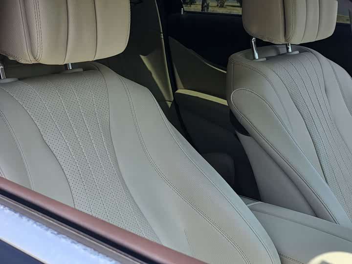 Mercedes-Benz E-Class 2017 E 300 L Luxury — фото 18