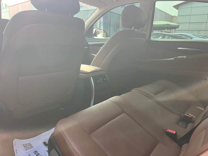 BMW 5-Series 2014 528i Leading — фото 5