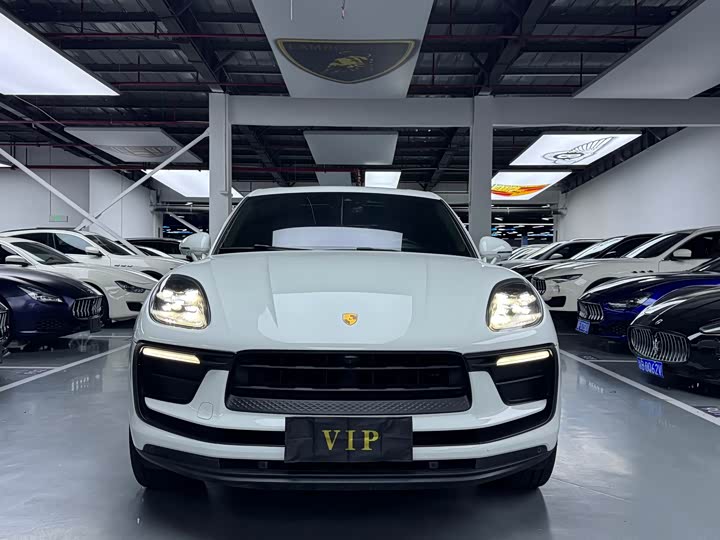 Porsche Macan 2022 Macan 2.0 T — фото 2