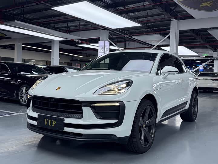 Porsche Macan 2022 Macan 2.0 T — фото 1