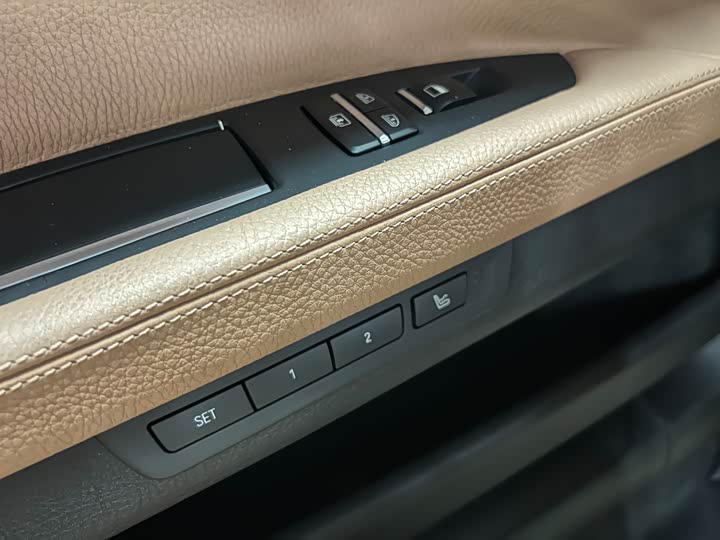 BMW 7 Series 730Li люкс — фото 11