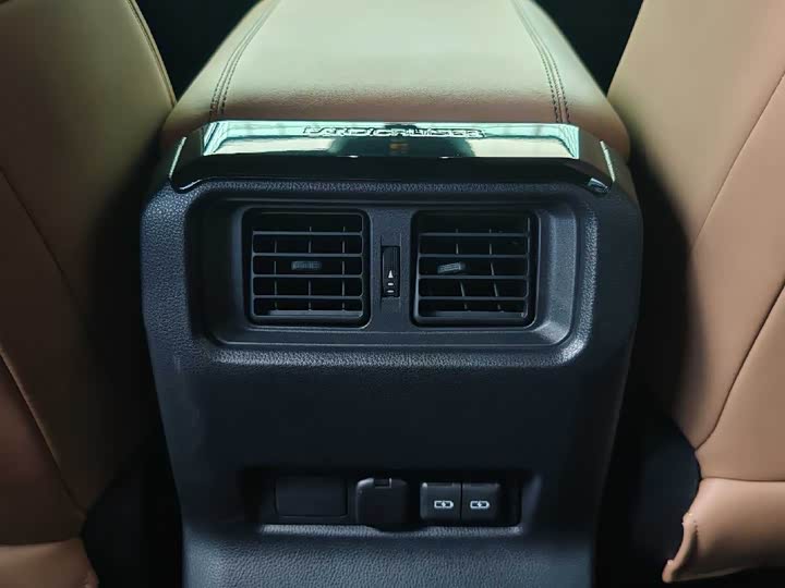 Toyota Prado — фото 31