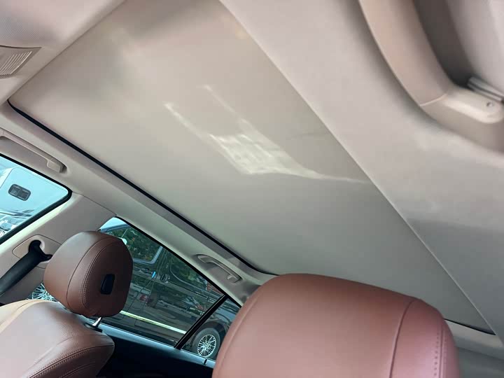 BMW 5-Series 2014 528i Leading — фото 12