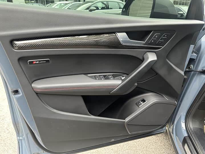 Audi Q5L Sportback 2022 40 TFSI RS — фото 7