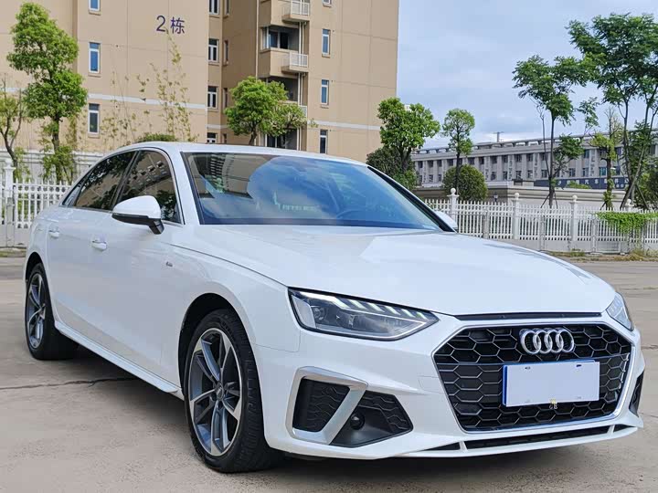 Audi A4L 2020 40 TFSI — фото 3