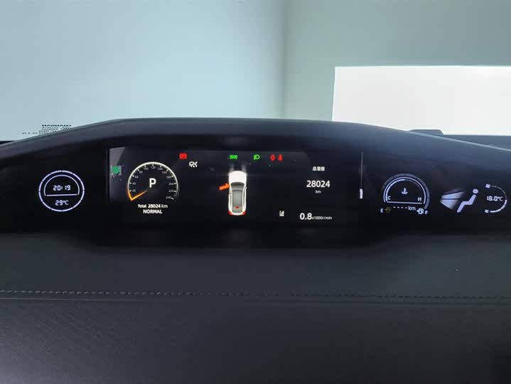 Changan UNI-V 2022 1.5 T — фото 14