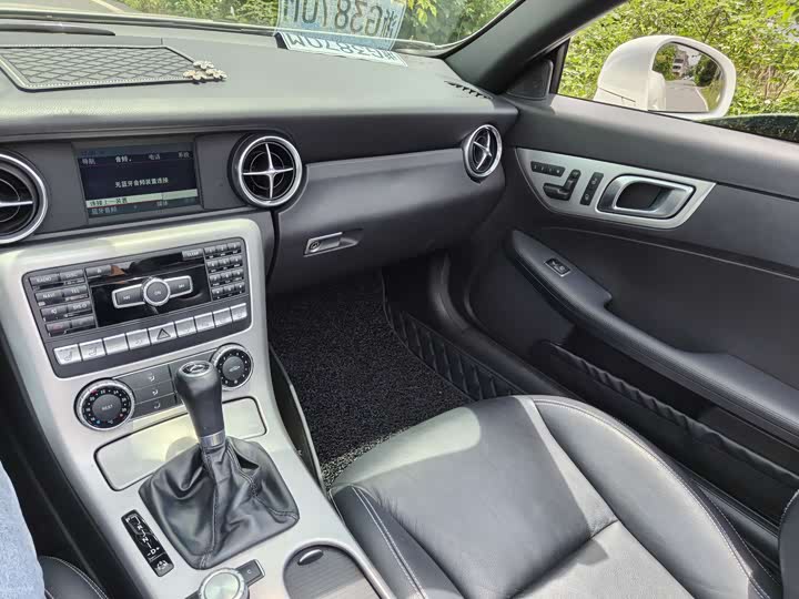 Mercedes-Benz SLK-Class 2011 SLK 200 — фото 9