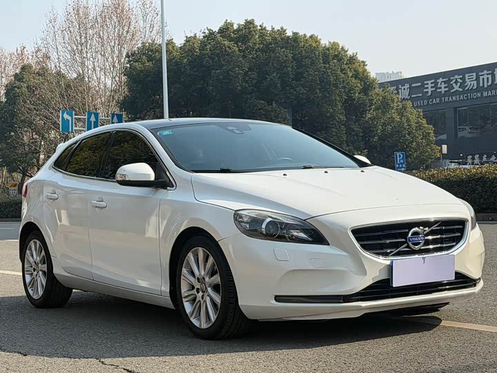 Volvo V40 2015 1.6 T — фото 3