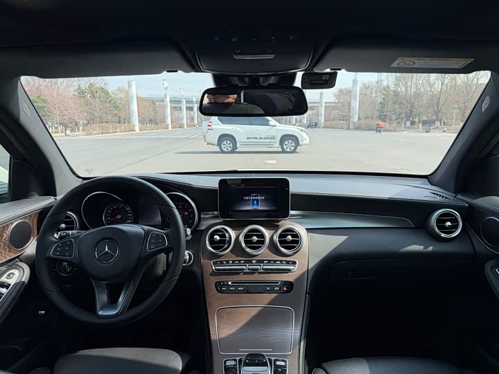 Mercedes-Benz GLC 2018 GLC 300 4 MATIC — фото 9