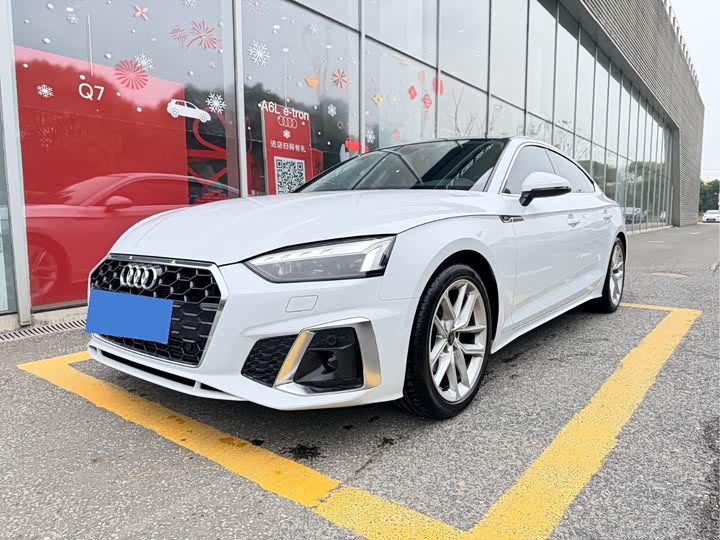 Audi A5 2024 Sportback 40 TFSI — фото 1