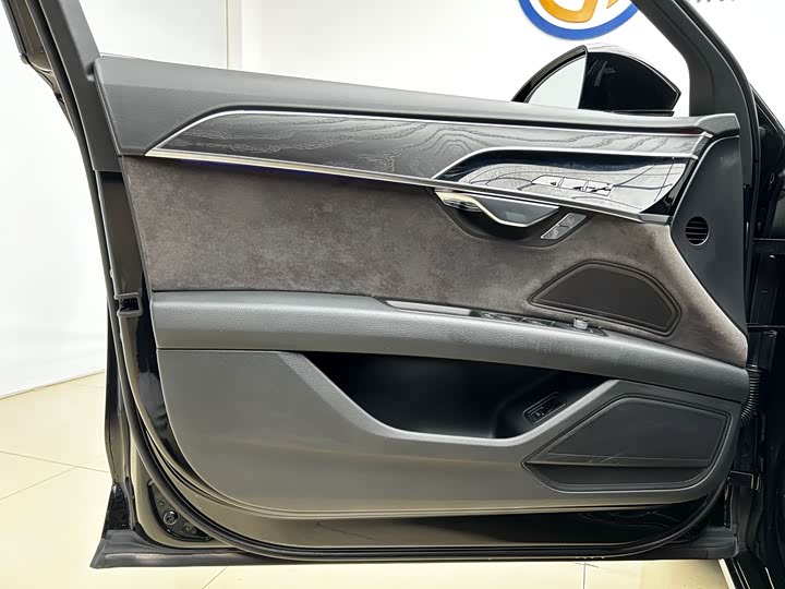Audi A8 2019 Plus A 8 L 50 TFSI quattro Comfort — фото 4