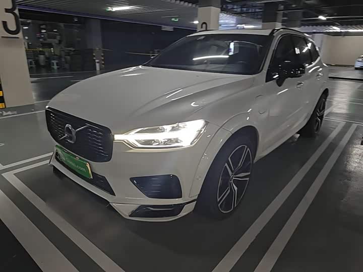 Volvo XC60 Hybrid 2021 T 8 E Hybrid — фото 1